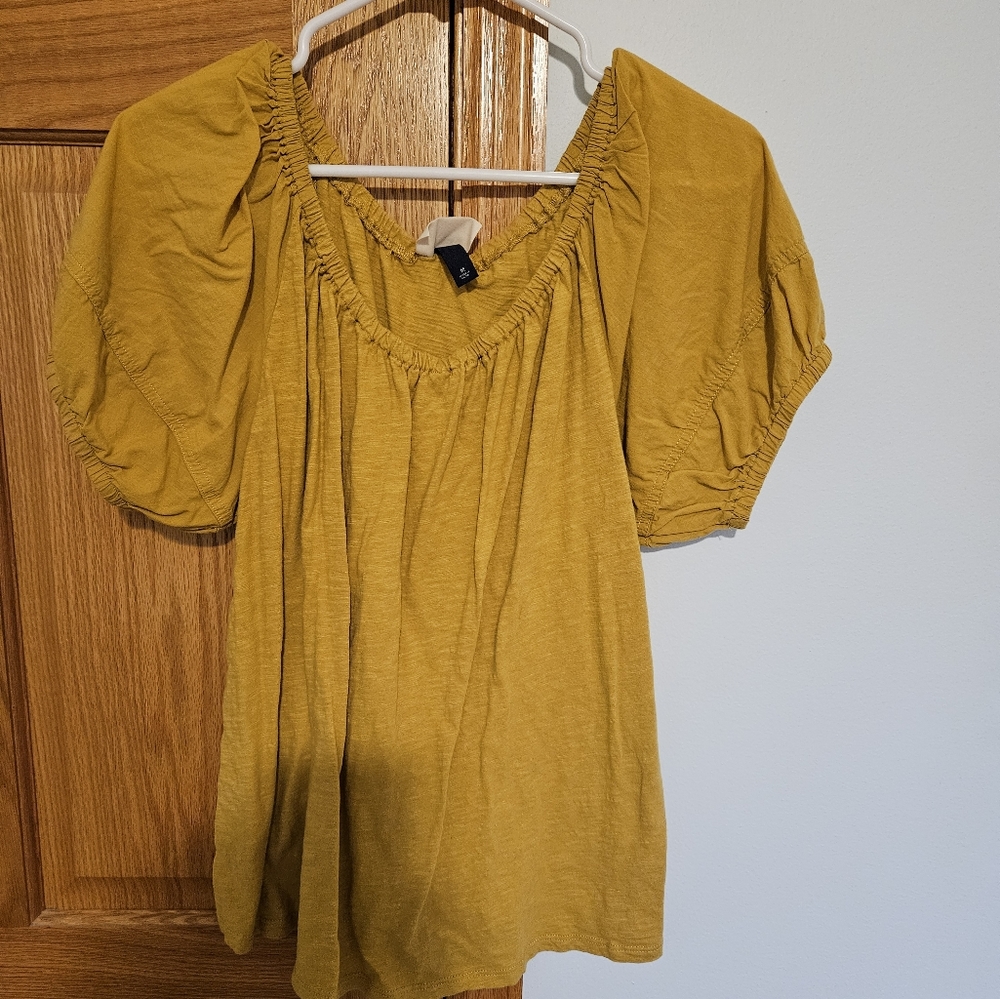 Universal Thread Ballon Sleeve Tee Shirt